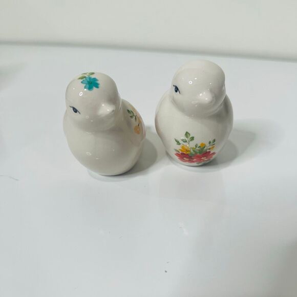 Pioneer Woman Bird Floral Salt and Pepper Shakers - Picture 2 of 4